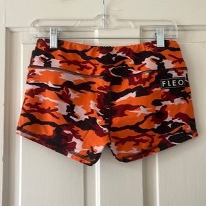 Fleo shorts in orange camo
